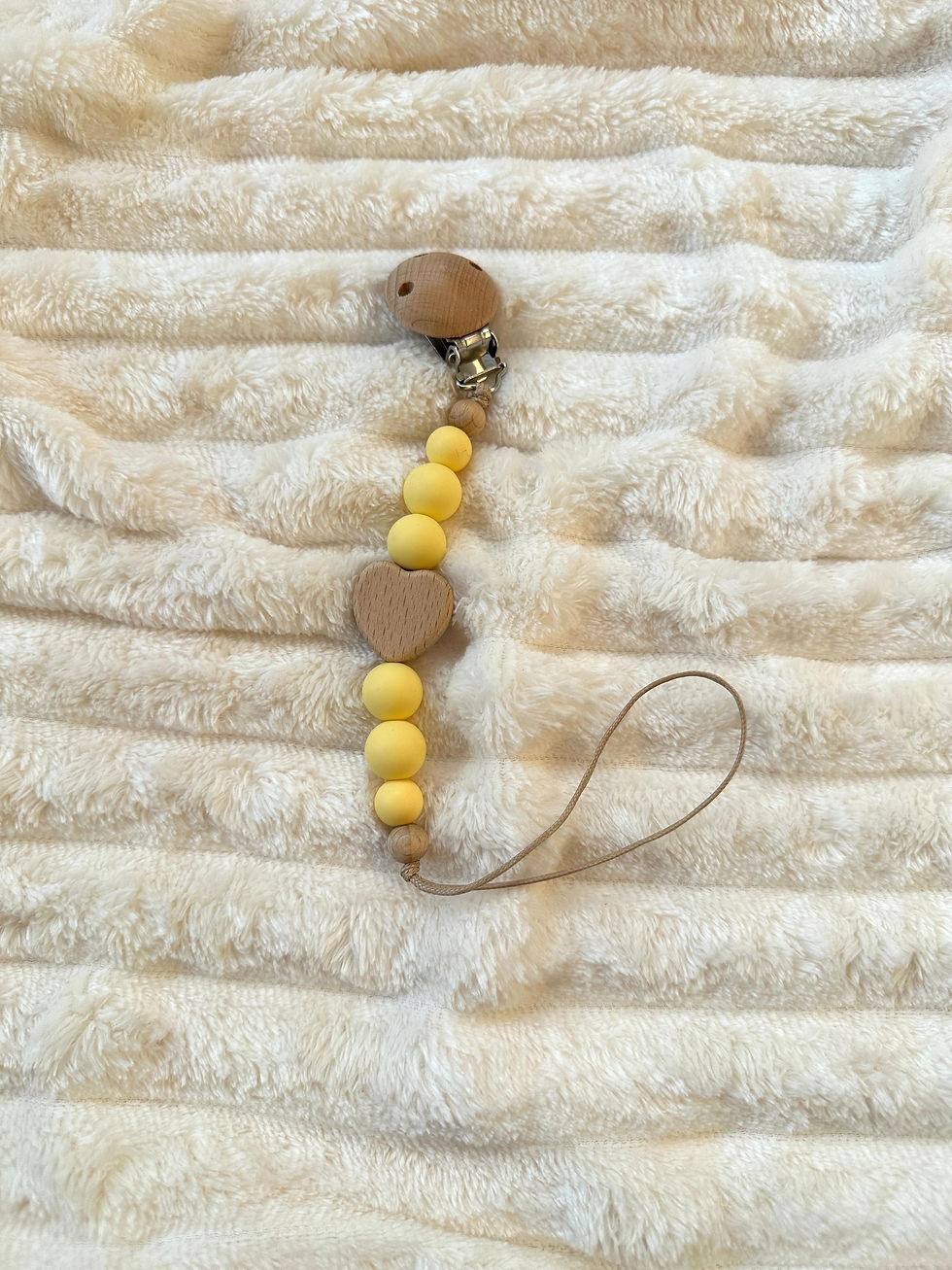 תמונה ממוזערת: מחזיק מוצץ עם חריטת שם- דגם לב