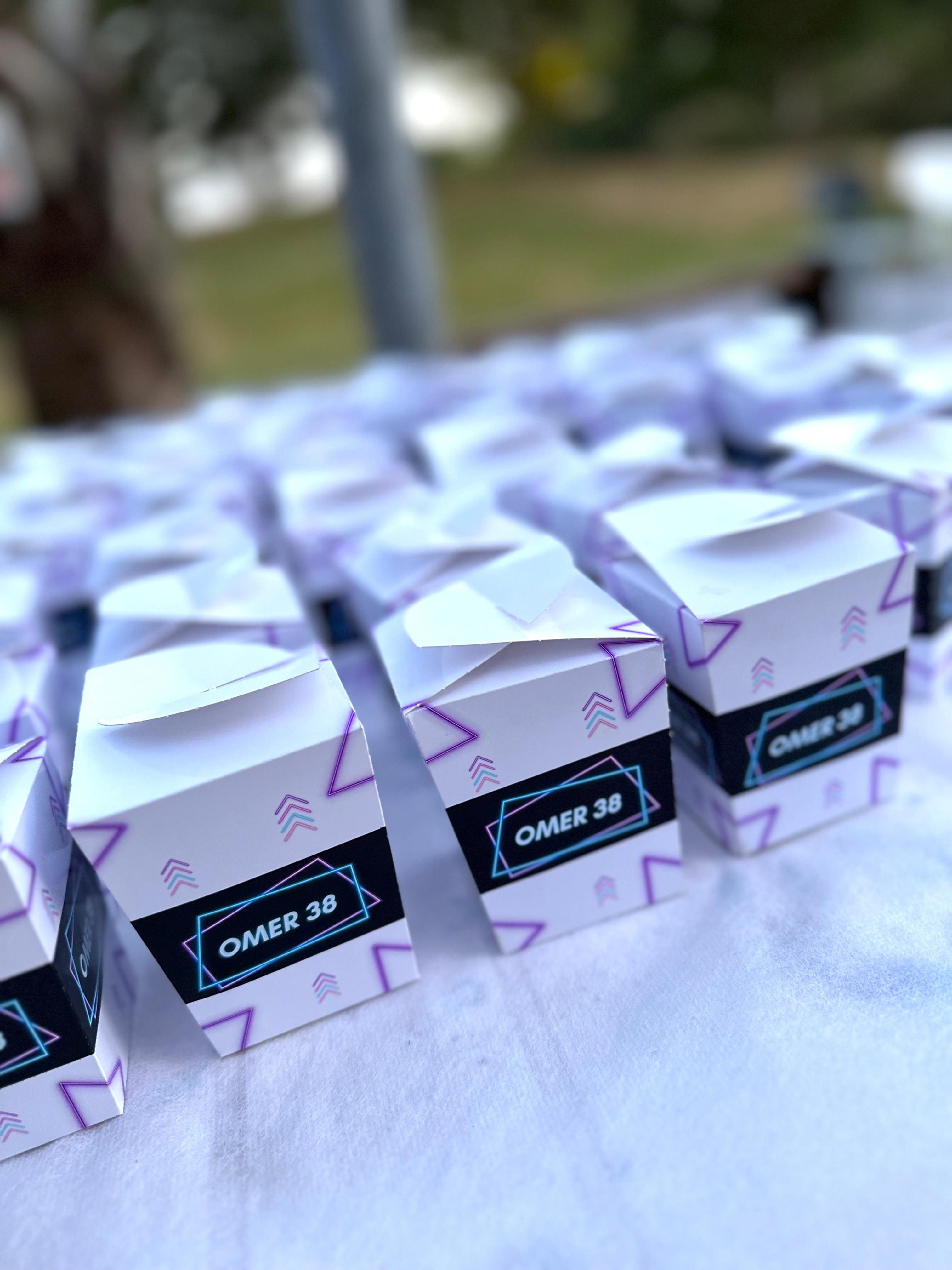 קופסת נודלס ממותגת (1 יח')