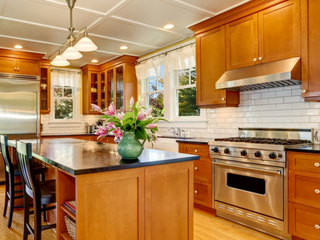 Quick ship maple stained kitchen cabinets, maple kitchen cabinets, maple shaker kitchen cabinets, traditional stained wood kitchen cabinets, quick ship cinnamon shaker kitchen cabinets
