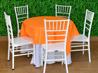 Conjunto Mesa redonda com 4 ou 5 cadeiras tiffany para aluguel