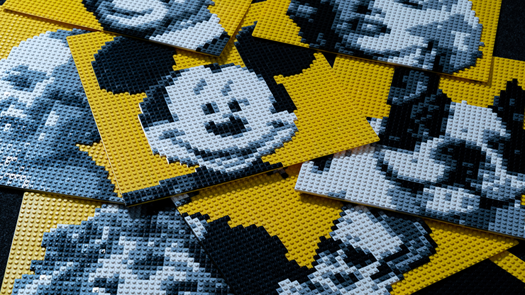 Thumbnail: LEGO FRAME by Gustavo Sereno and Gee Magic