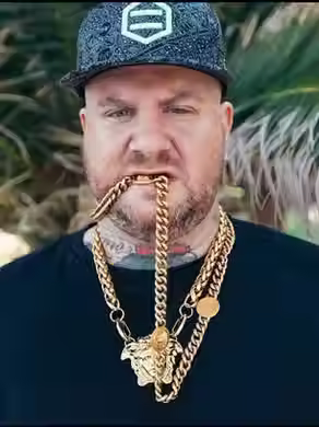 Jake La Furia, rapper dei Club Dogo e giudice di X Factor 2026: patrimonio, guadagni, concerti e cachet televisivi.