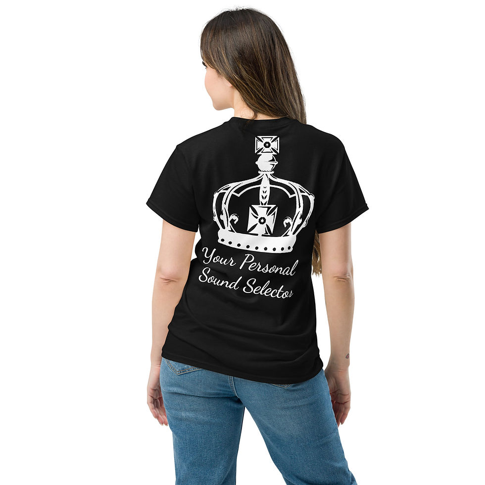Miniatura: T-shirt ViKingSo Music con frase “Non conta la durata ma se resti in testa” indossata in stile streetwear musicale