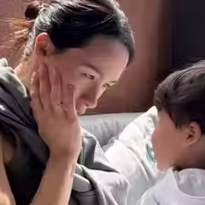 Eros Ramazzotti e il piccolo Cesare: il video al concerto di Praga che ha fatto piangere il web