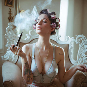 Andrea Delogu rompe il silenzio: “Insultata da un big a Sanremo”. Il retroscena sessista