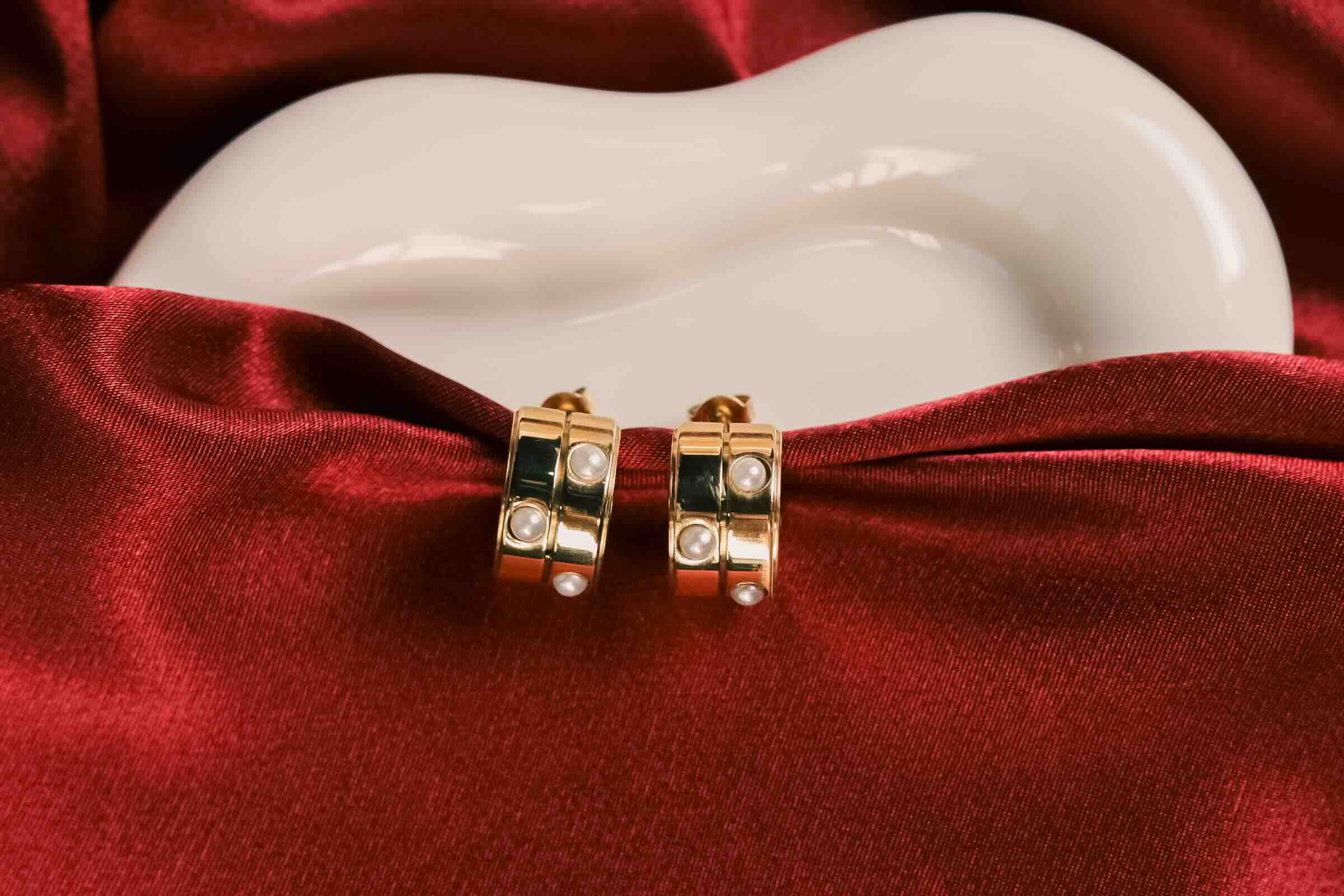 Kuona18K gold-Plated Baroque Pearl Hoop Earring