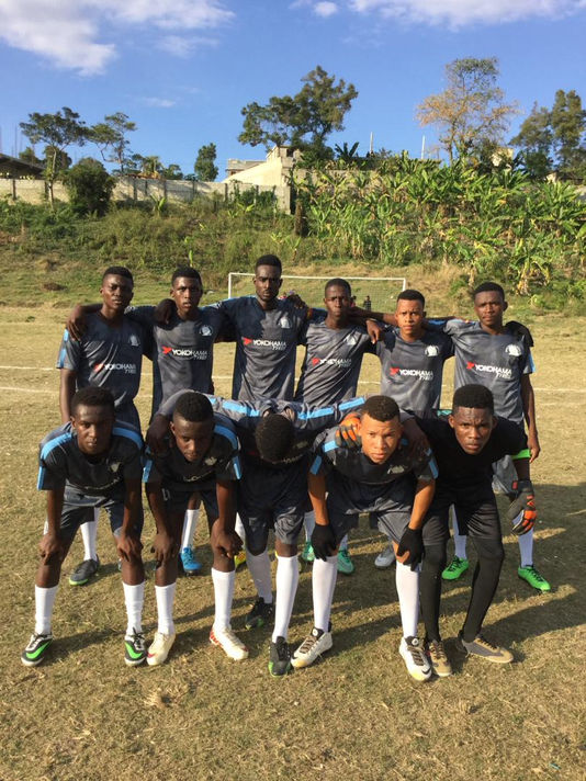 Foot-interscolaire/Lascahobas/ catégorie sénior/ Rocher d'horeb trop fort pour le collège Brice-