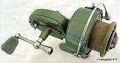 6- HUME L H wind vintage spinning fishin
