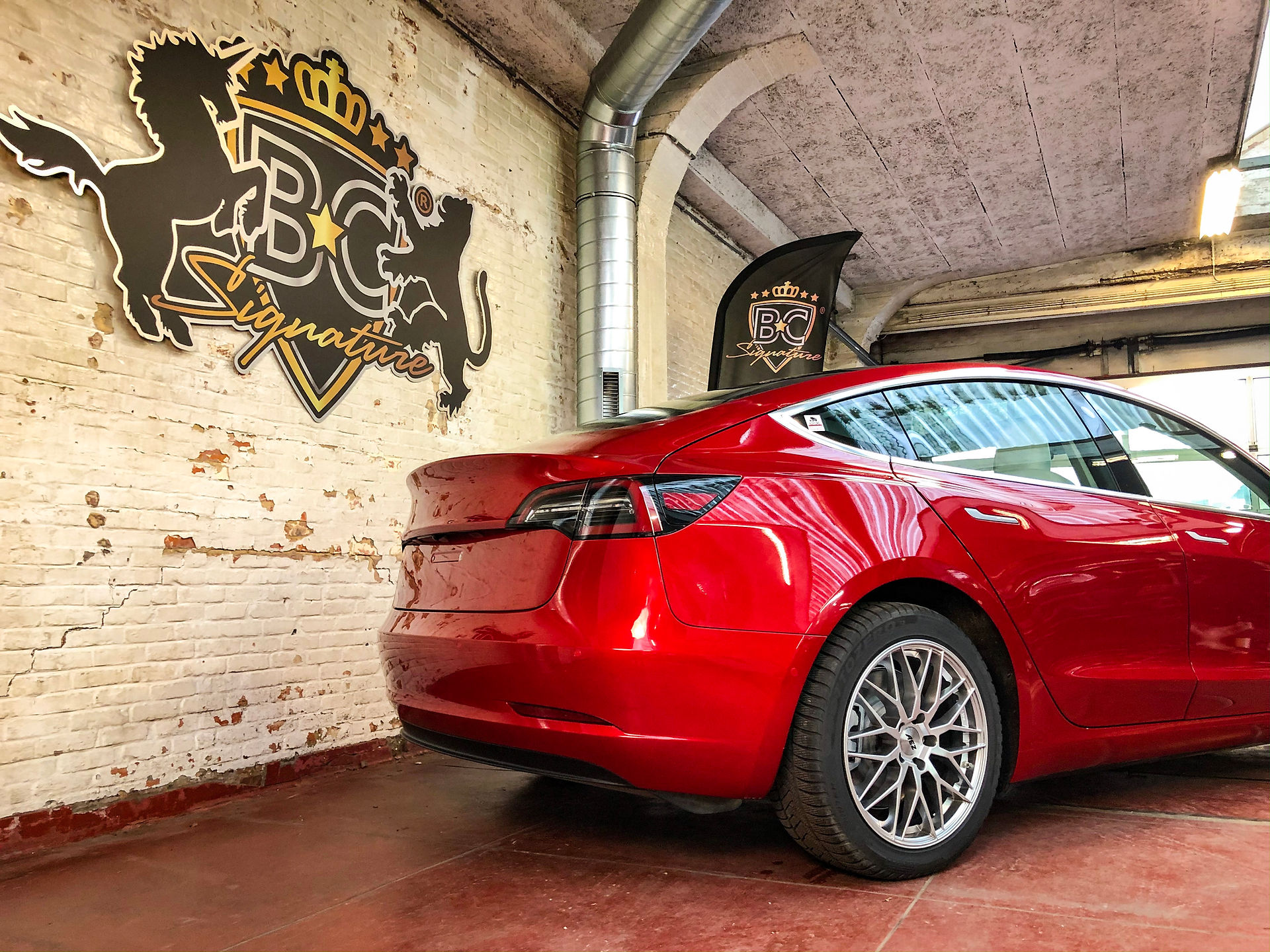 TESLA MODEL 3