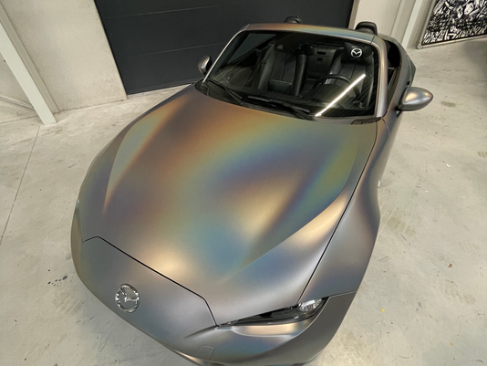 Satin PSYCODELIC wrap voor de MAZDA MX5