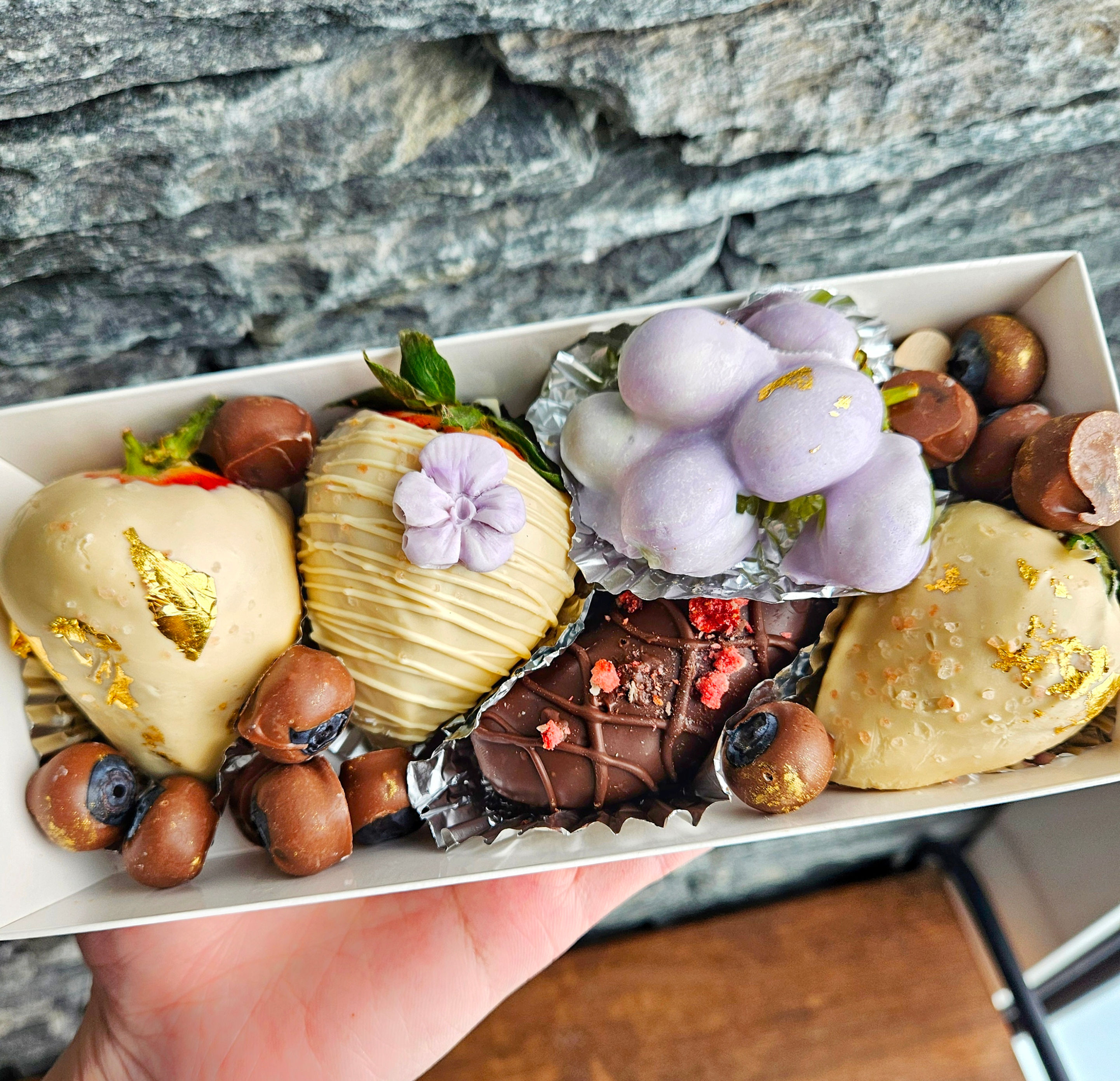 Belgian Dipped Organic Fruits Box