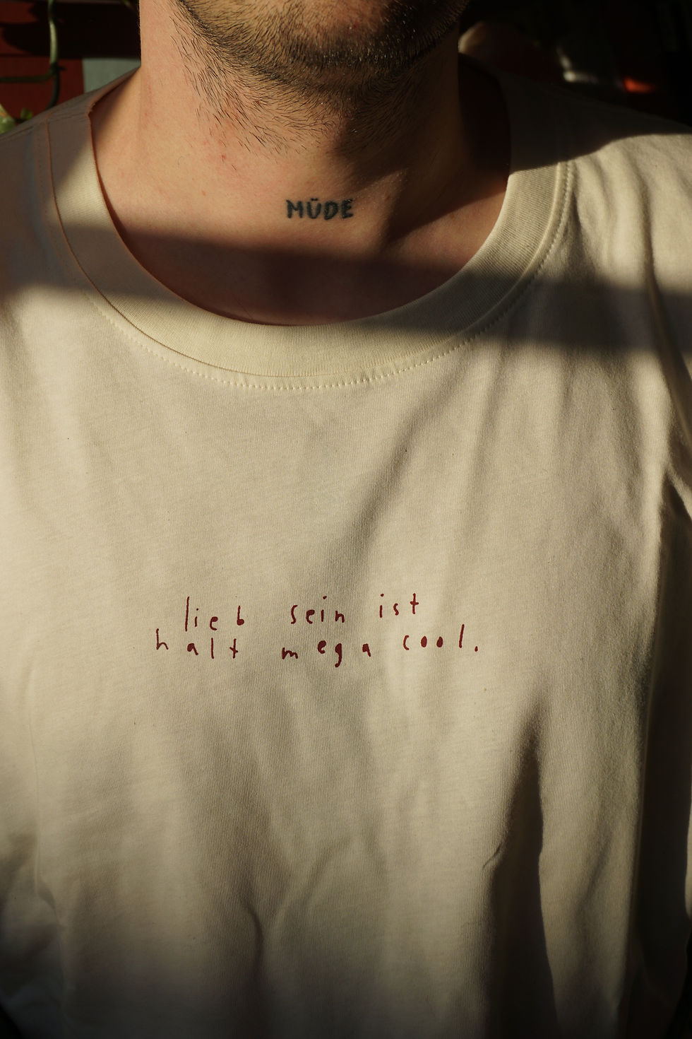 Miniaturbild: lieb sein ist halt mega cool SHIRT