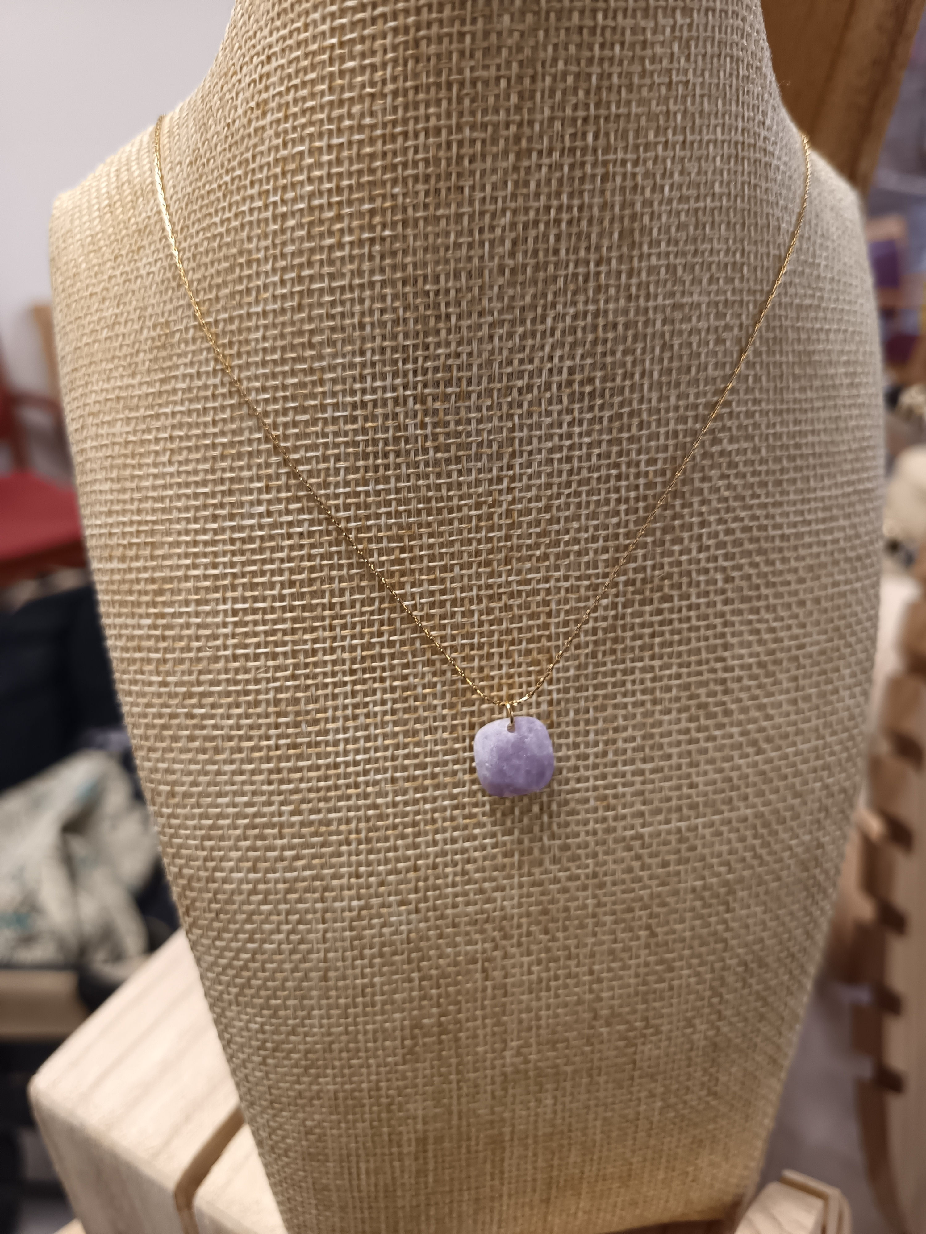 Collier pierre naturelle violet 