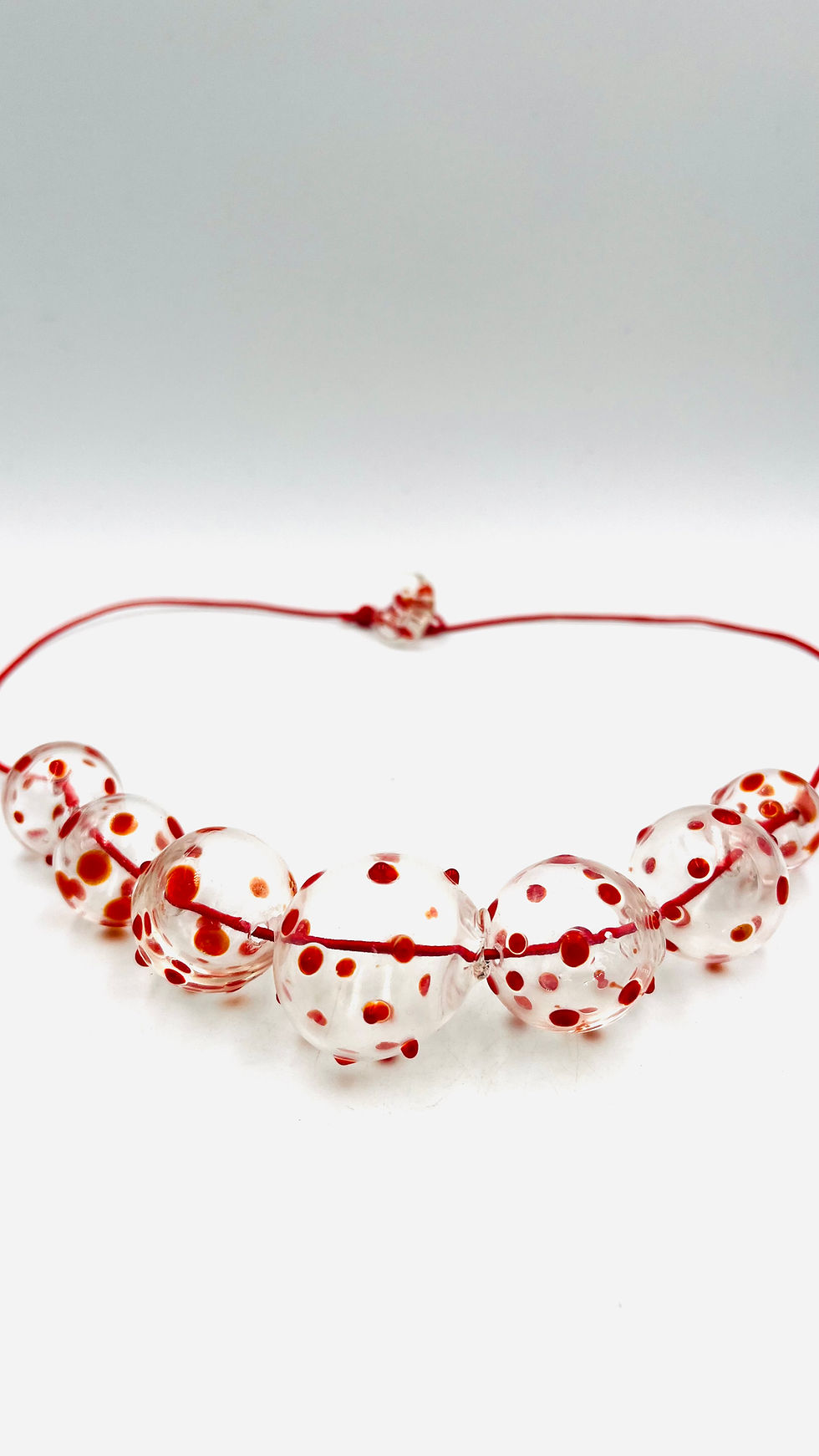 Miniature : Collier « Les petits pois sont rouges » / verre soufflé 