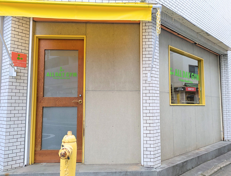 三軒茶屋店内装コラージュ