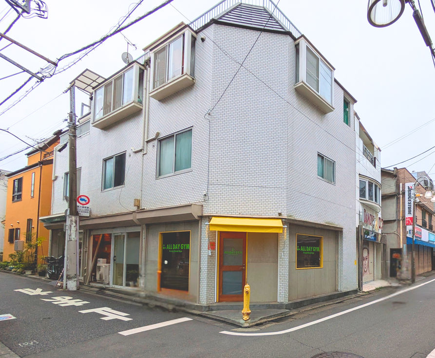 黄色のテントの外観です