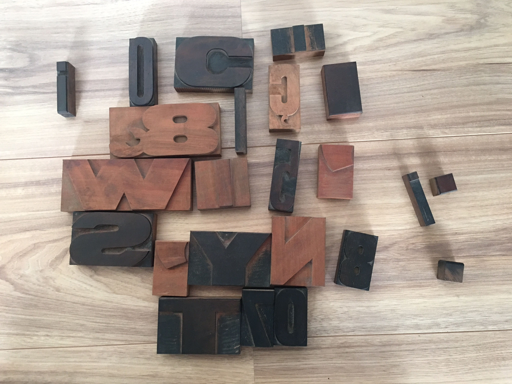 Lettres d'imprimerie en bois