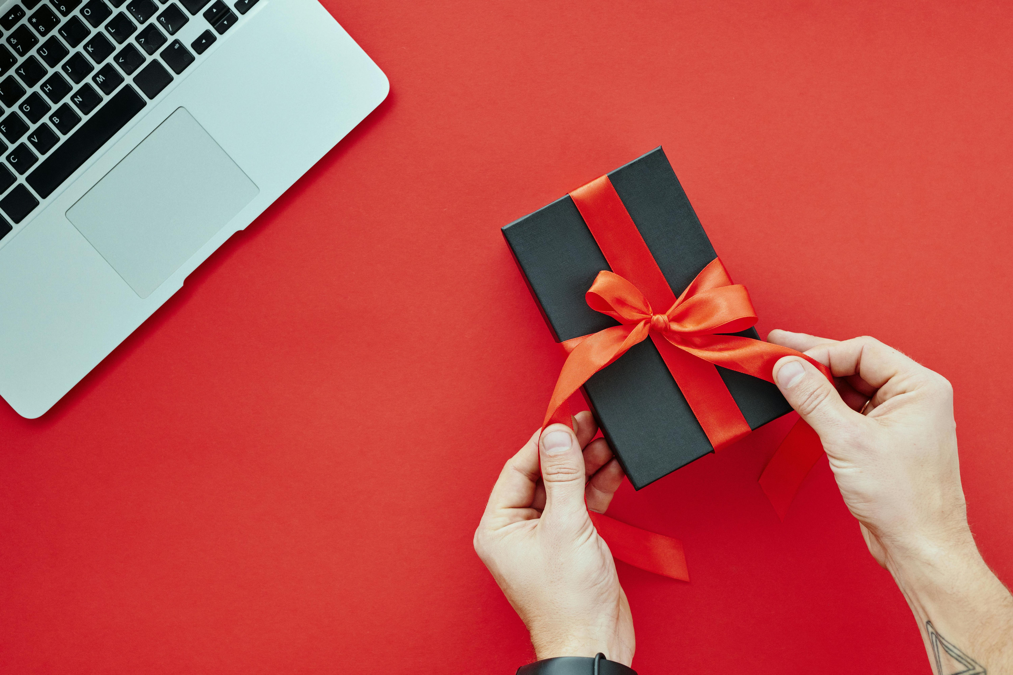 holiday sale online