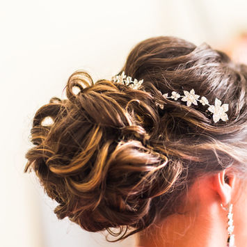 beautiful-bride-with-fashion-wedding-hairstyle-2021-08-28-07-46-03-utc-min.jpg