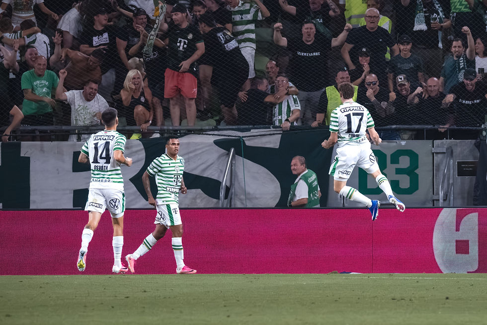 Celebración de gol del jugador del Ferencváros TC M. Corbu. Foto: (Javier Zambrano).