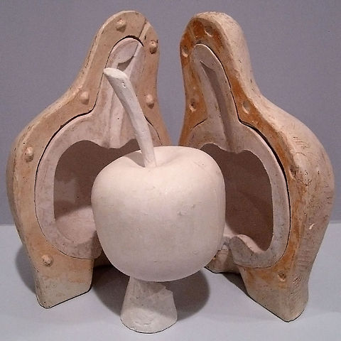 Lost_Wax-Model_of_apple_in_plaster.jpg