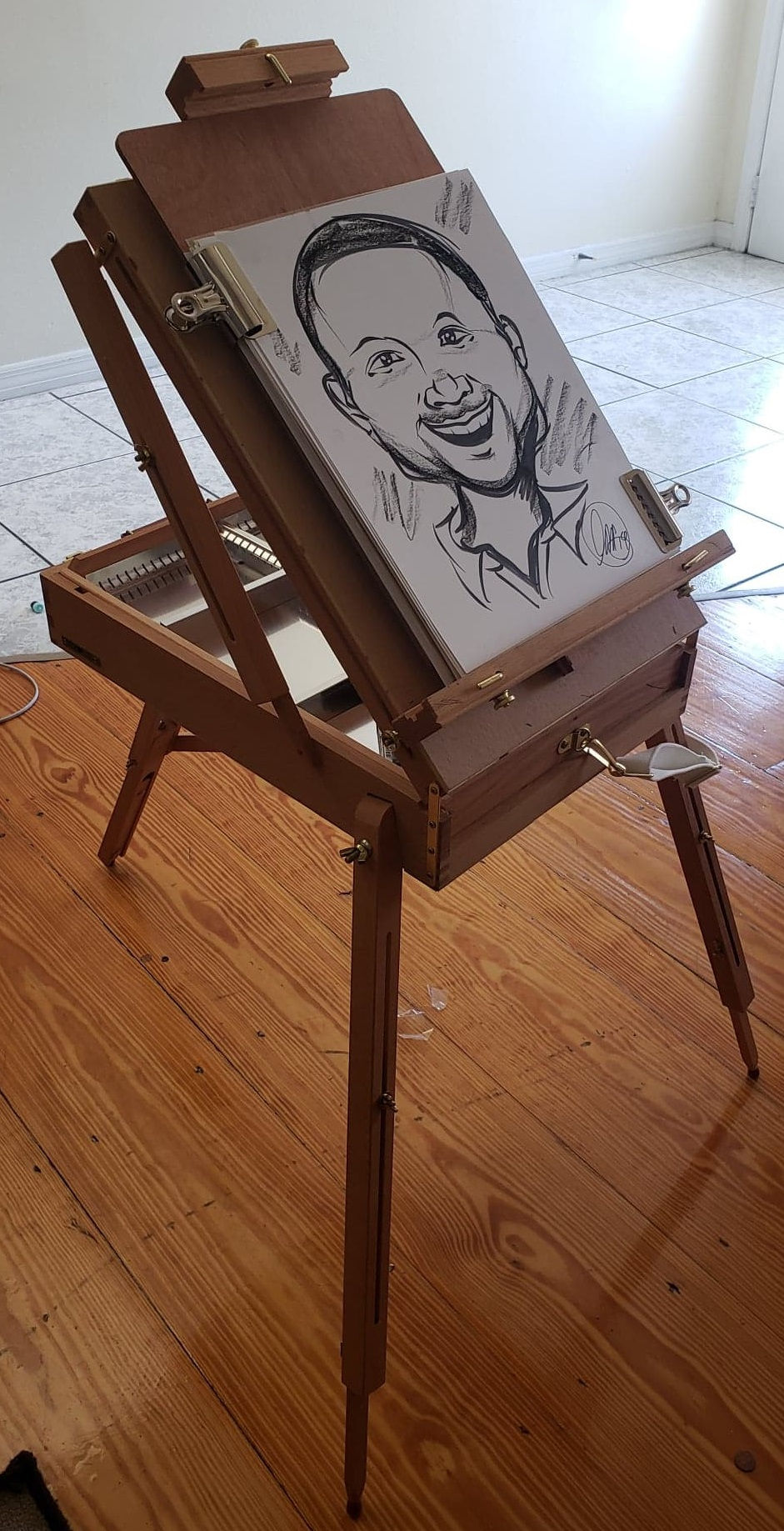 Easel for Caricatures