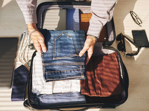 Cómo doblar la ropa para viajar: Tips para ahorrar espacio y evitar arrugas