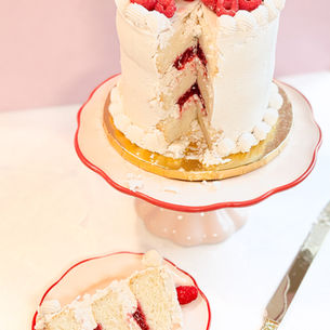raspberry champagne cake with vanilla buttercream