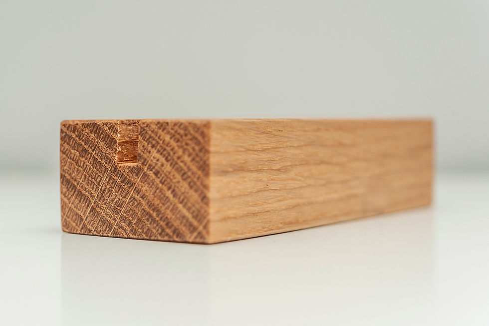 Miniaturbild: Holz-Kalenderhalter aus geöltem Eichenholz eignet sich zum Präsentieren und Aufbewahren von Postkarten und Bildern