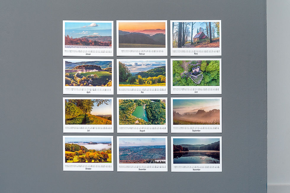 Miniaturbild: Postkartenkalender 2025: Alle Karten als Block gehängt