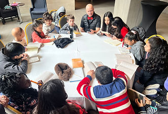Estudios biblicos con.los pre.JPG