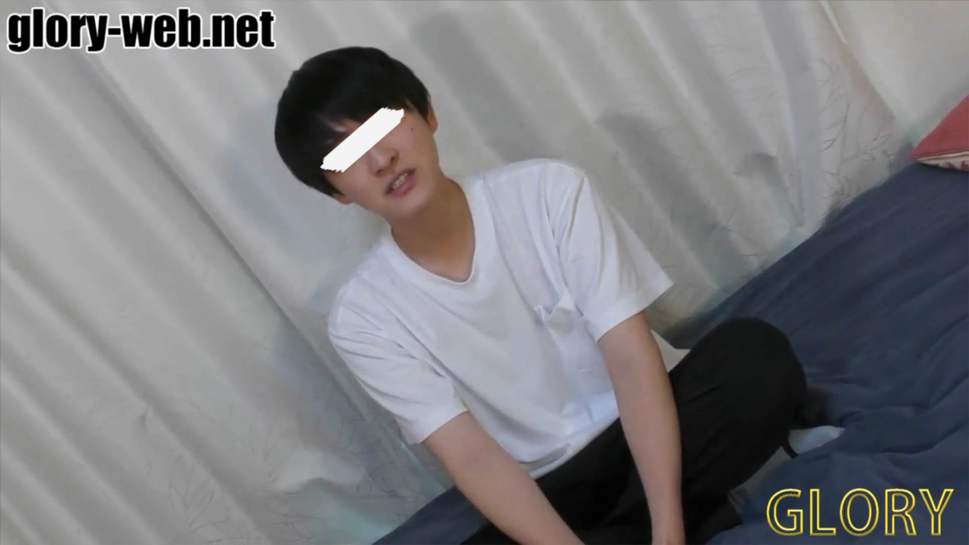 初撮影で気持ちよさに浸る大学１年男子！飛距離1.5ｍぶっ飛び射精！