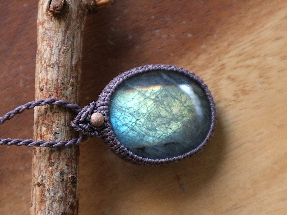 ラブラドライト　マクラメネックレス