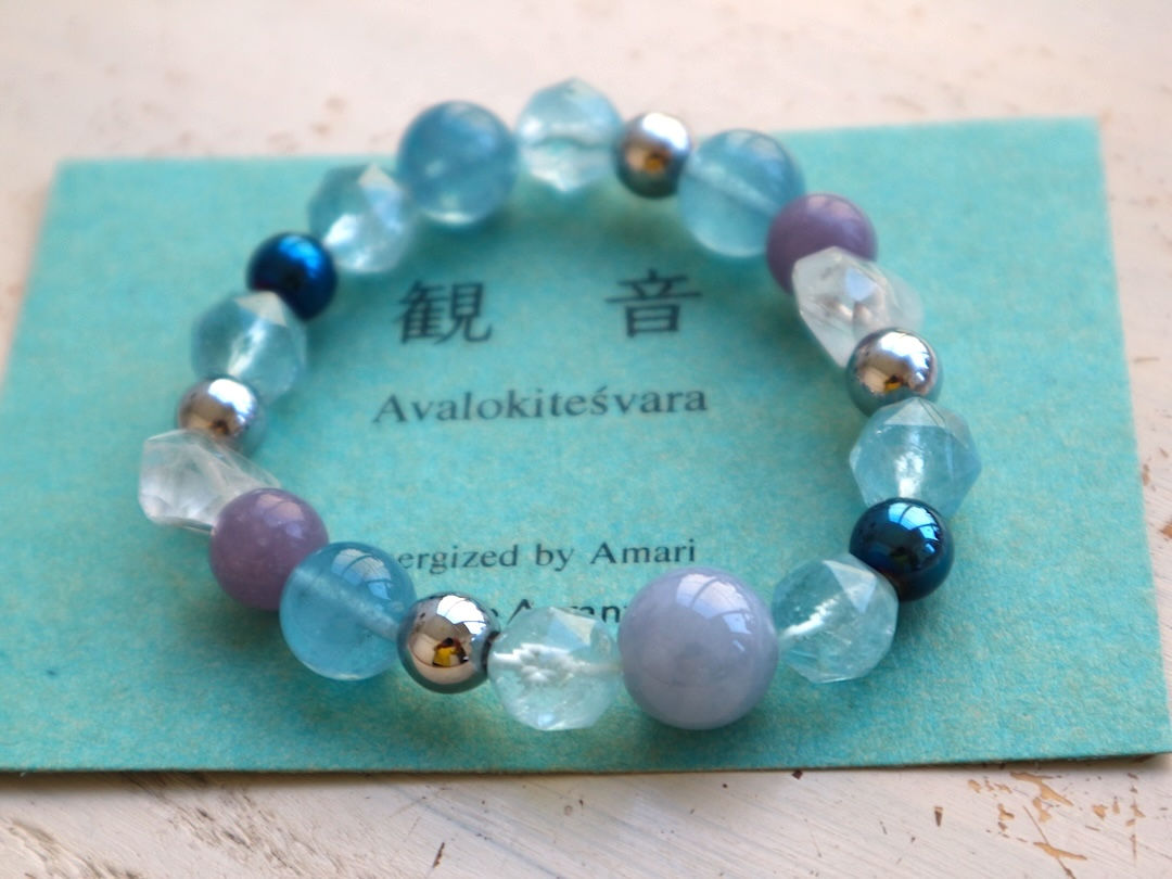 energized 観音ハトホル・アクアマリン・ブルートパーズ&ラベンダー翡翠 内径15-15.5cm