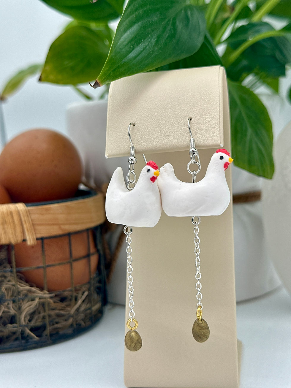 Thumbnail: Golden hen