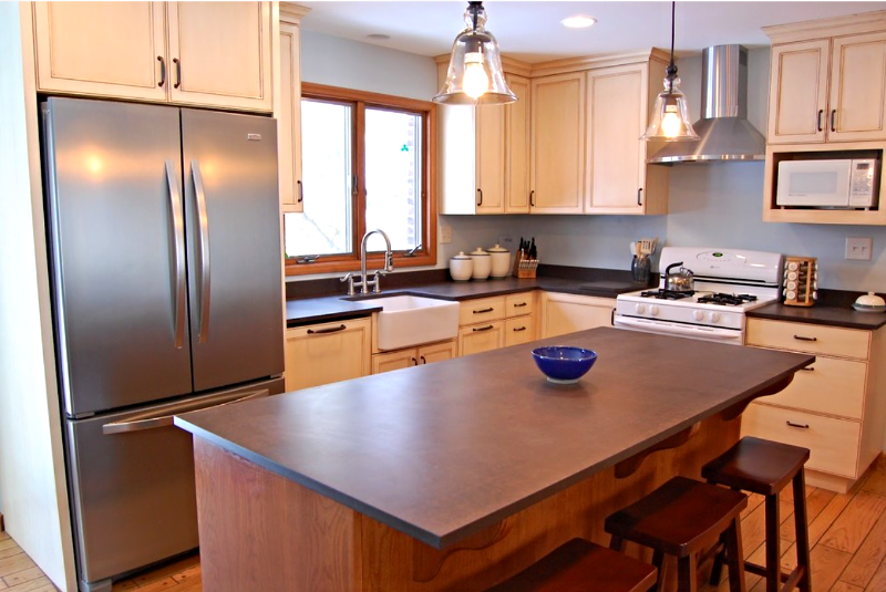 Kelly Custom Furniure and Cabinetry