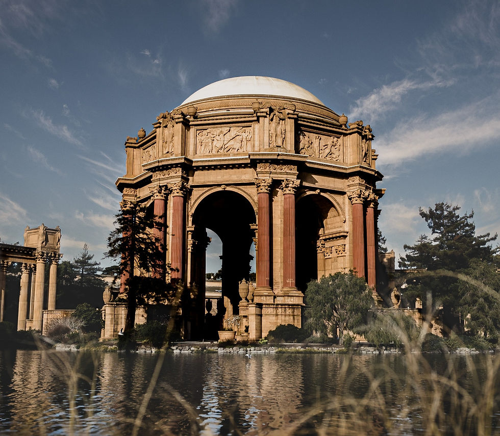 The Palace of Fine Arts a big attraction of San Francisco