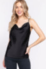 blusa negra de tirantes