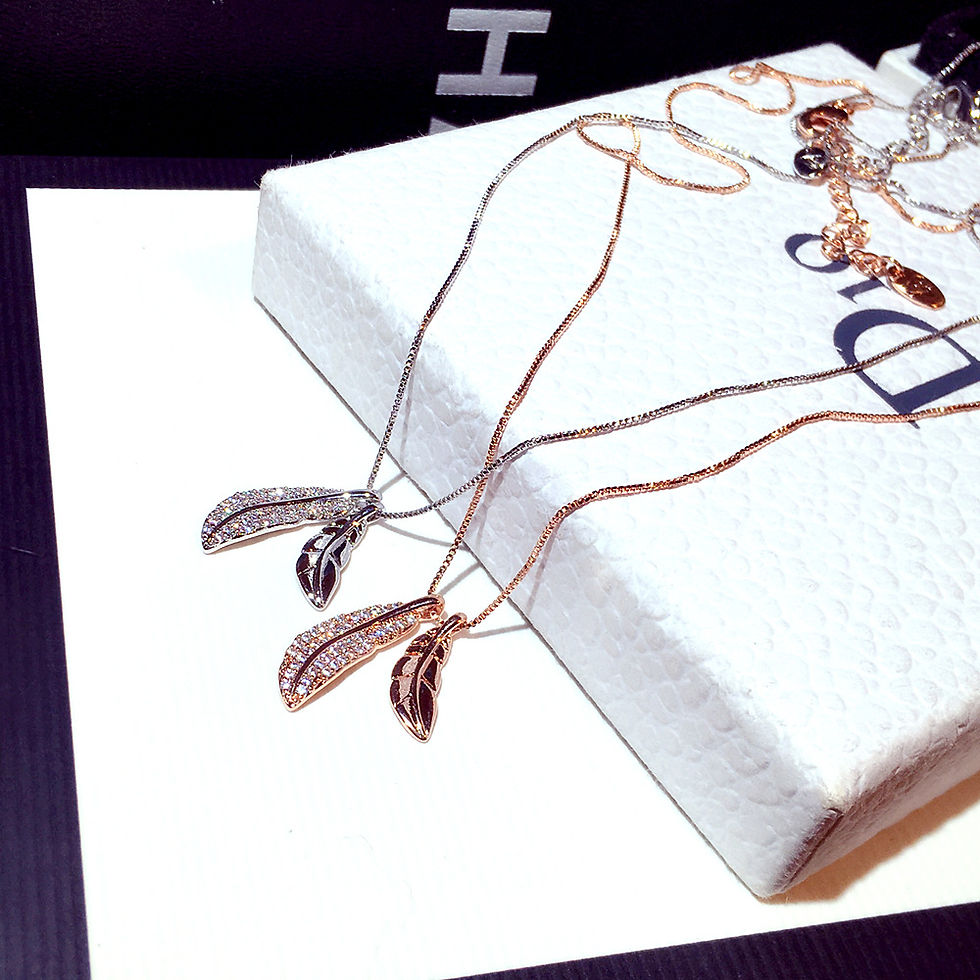 Thumbnail: Chic Leaf Charm Choker Necklace