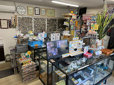 店内に防犯グッズもあります。