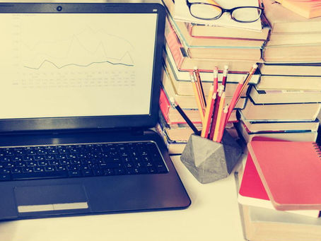 Entre libros, risas y turnos: la doble jornada entre estudiar y trabajar