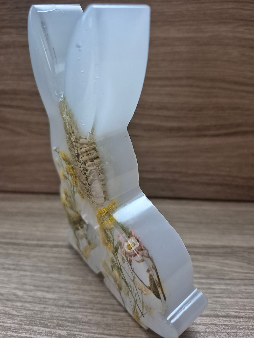 Thumbnail: Easter Bunny with dried flowers III