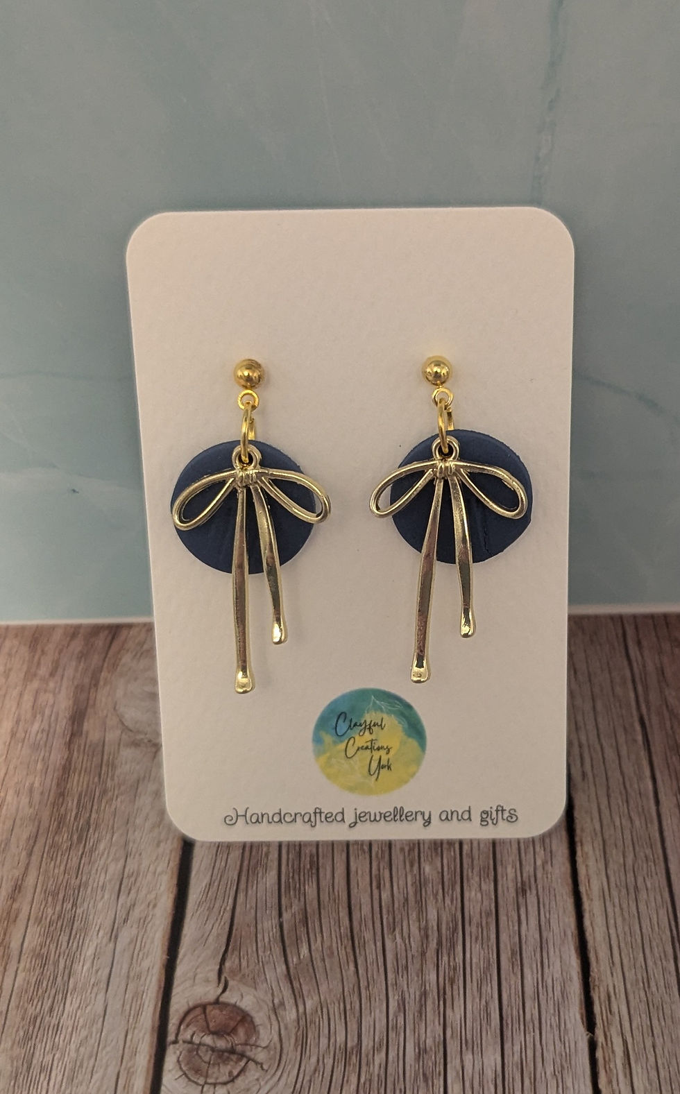 Thumbnail: Button bows