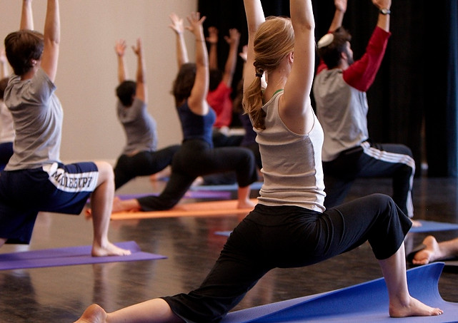 2-yoga-group-210-030_Middlebury_0020.jpg