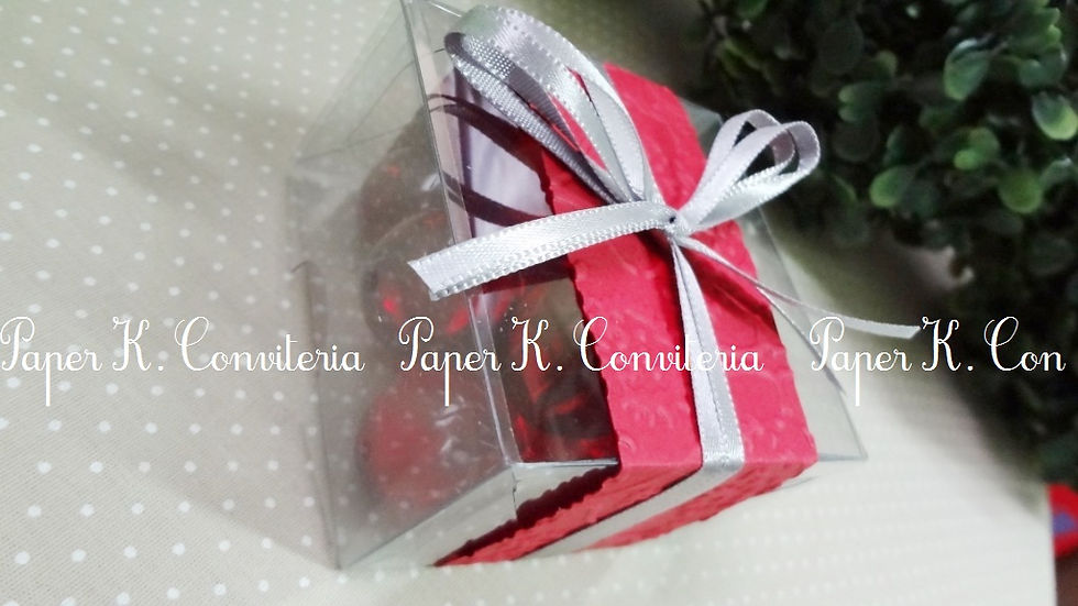 Caixa com óleo para banho em bolinhas