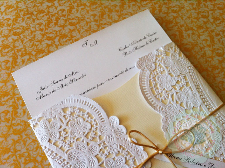 Thumbnail: Convite Fronha com papel rendado