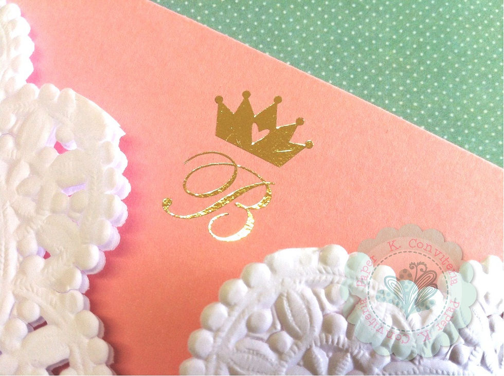 Thumbnail: Convite coroa papel rendado impressão em dourado