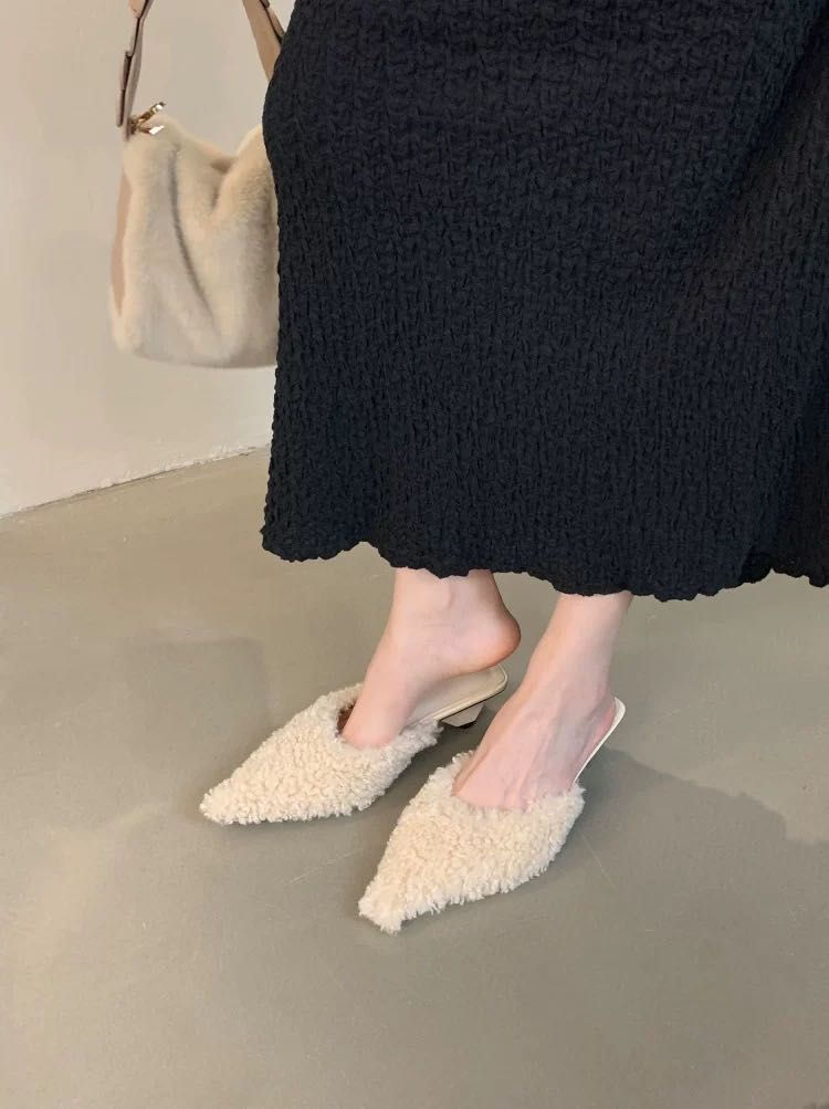 Thumbnail: 三角跟羊羔毛拖鞋