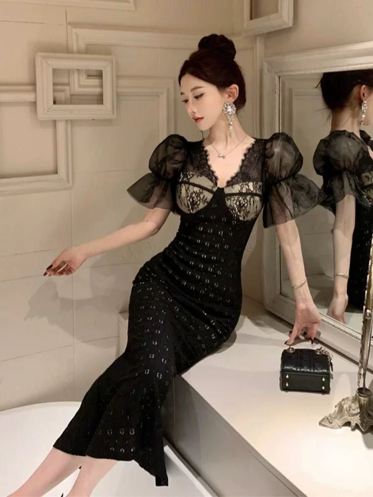 Thumbnail: V领泡泡袖蕾丝长裙