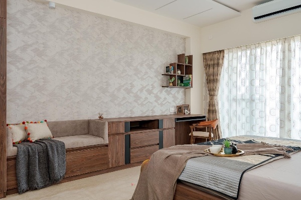 Peninsula Heights interior